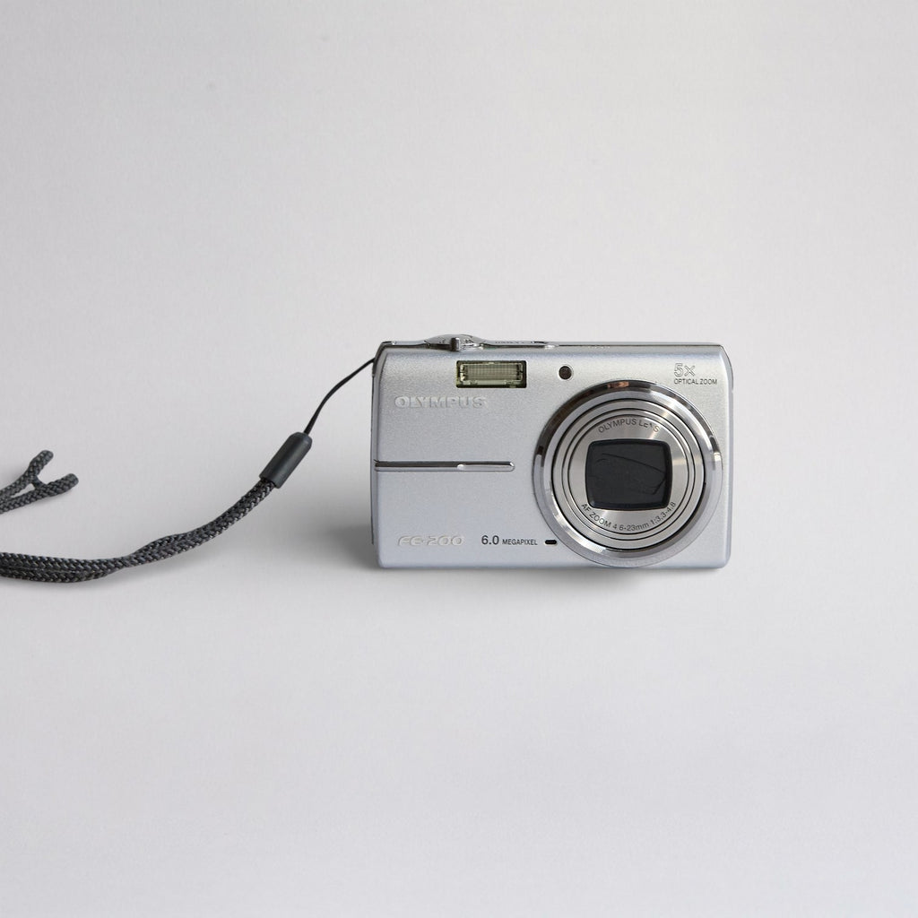 Olympus FE-200