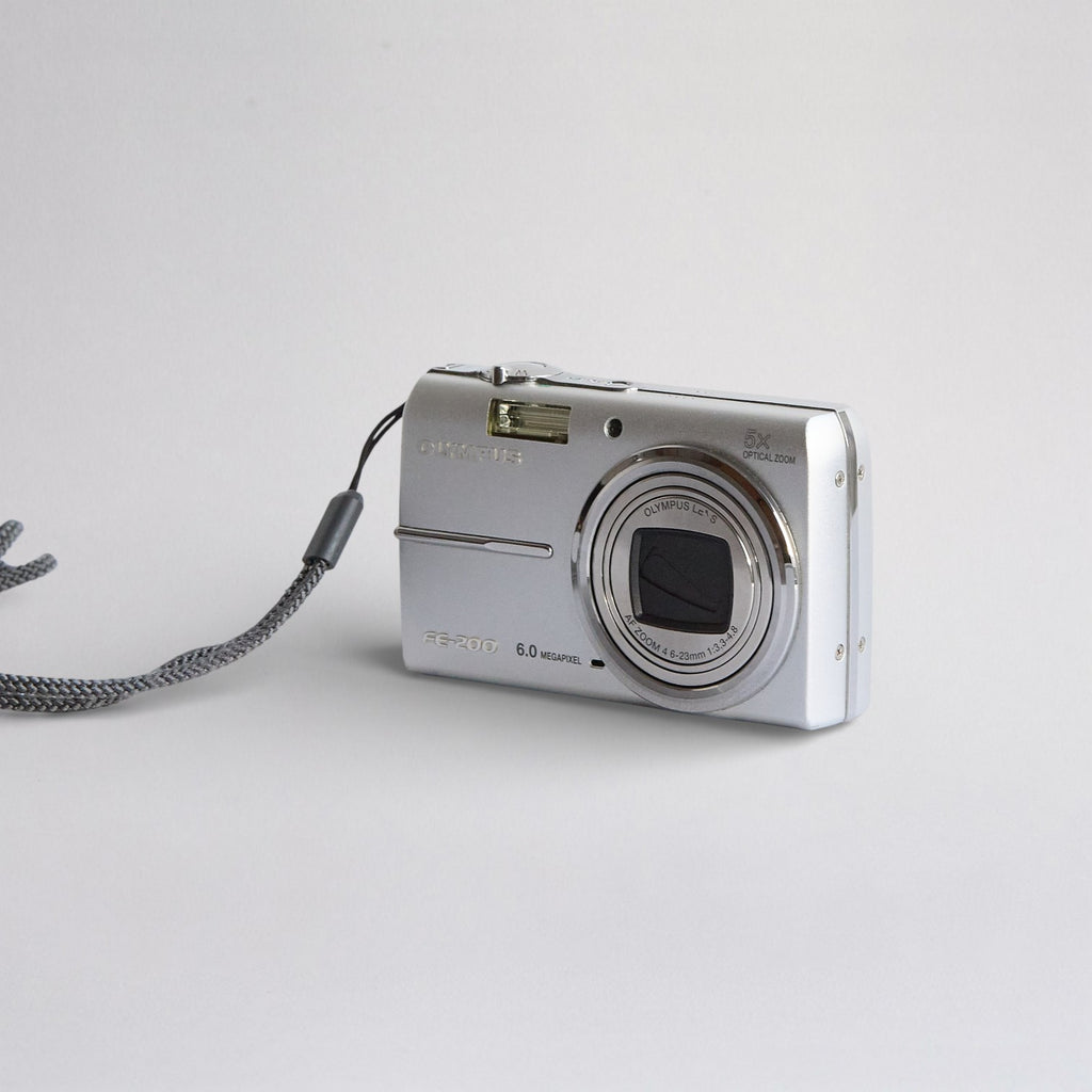 Olympus FE-200