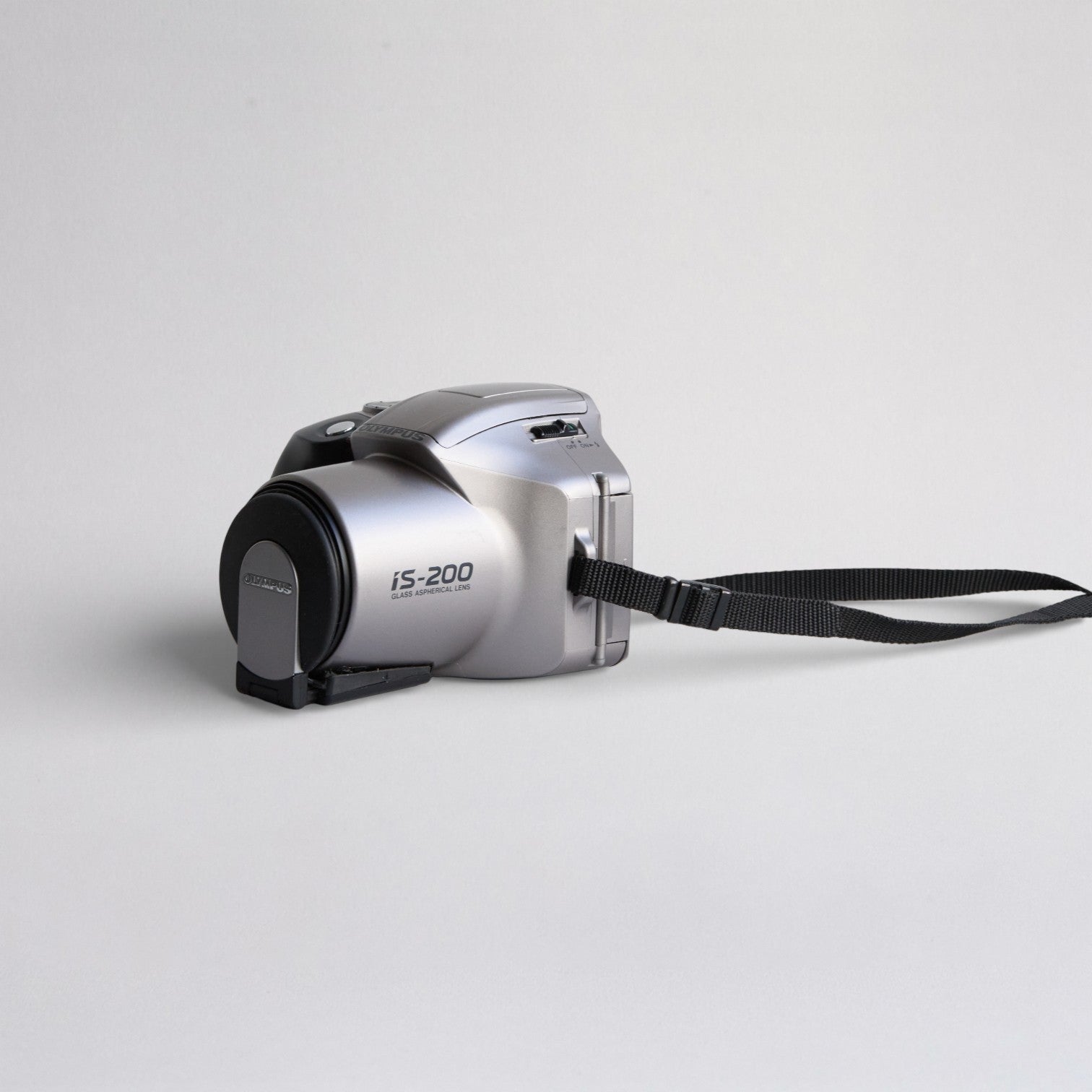 Olympus IS 200